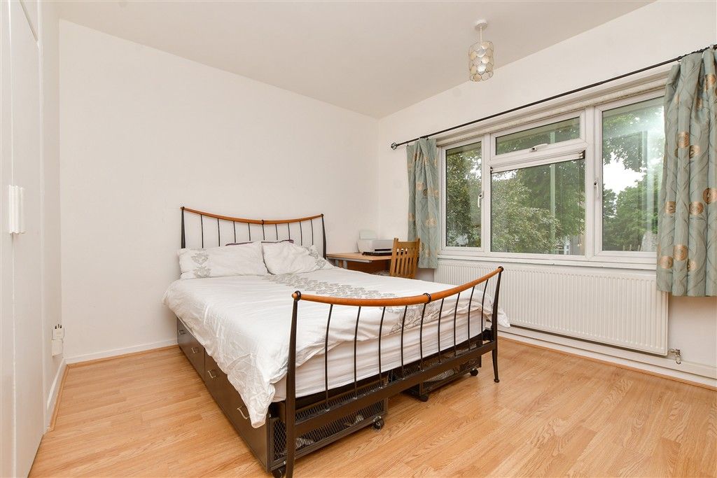 Property photo 3 of 7 Bedroom 1