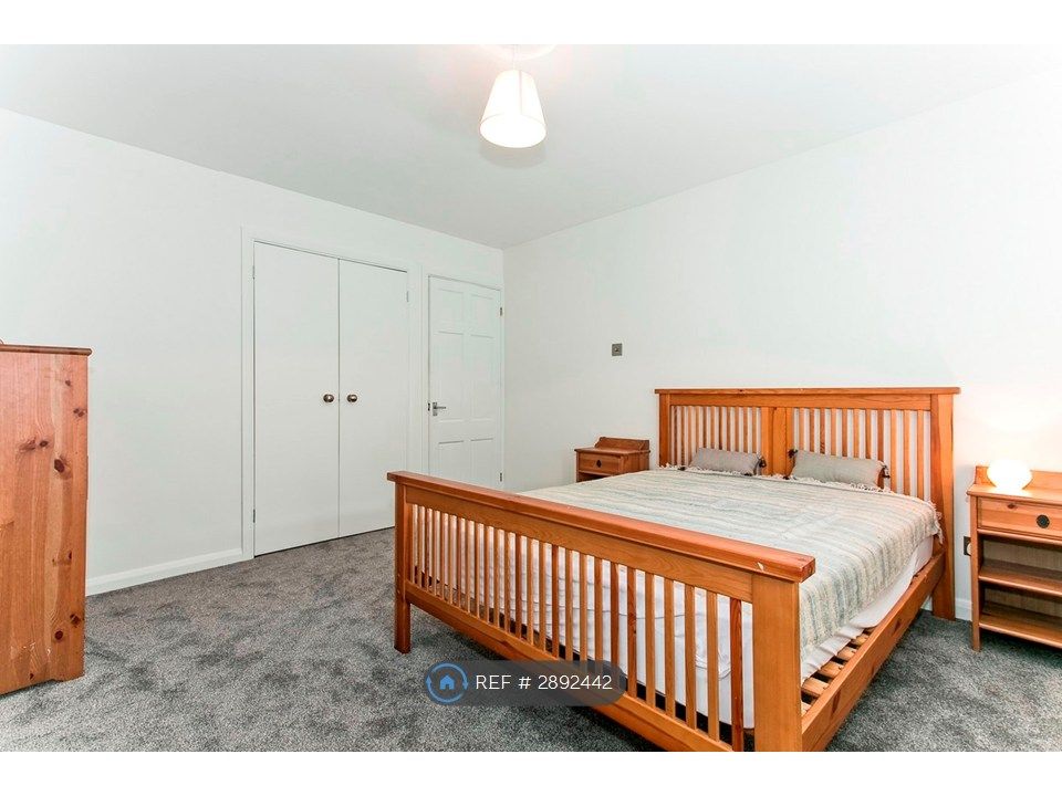 Property photo 2 of 10 Bedroom 1