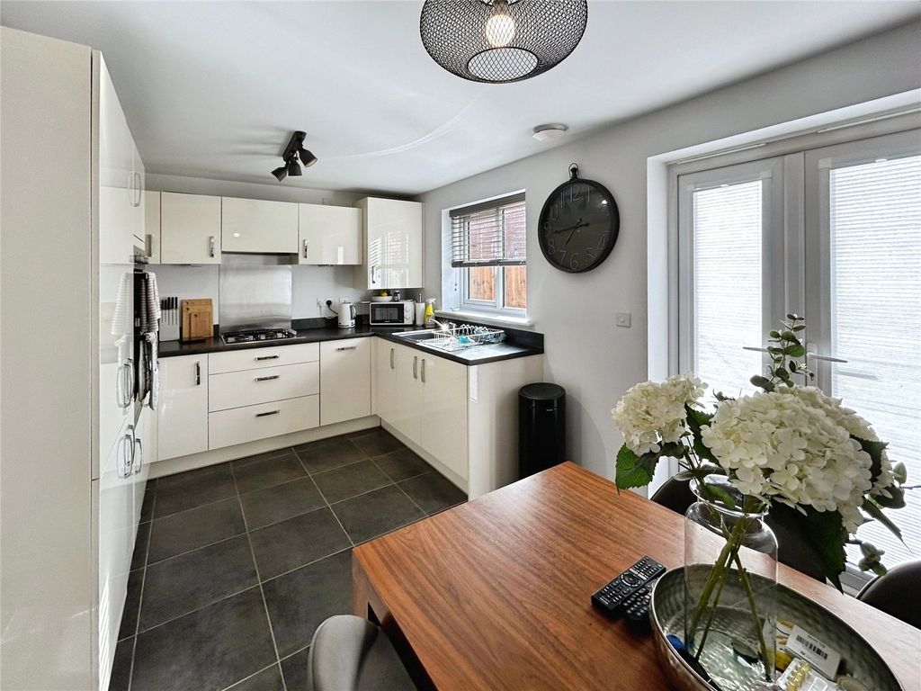 Property photo 3 of 17 Kitchen/Diner