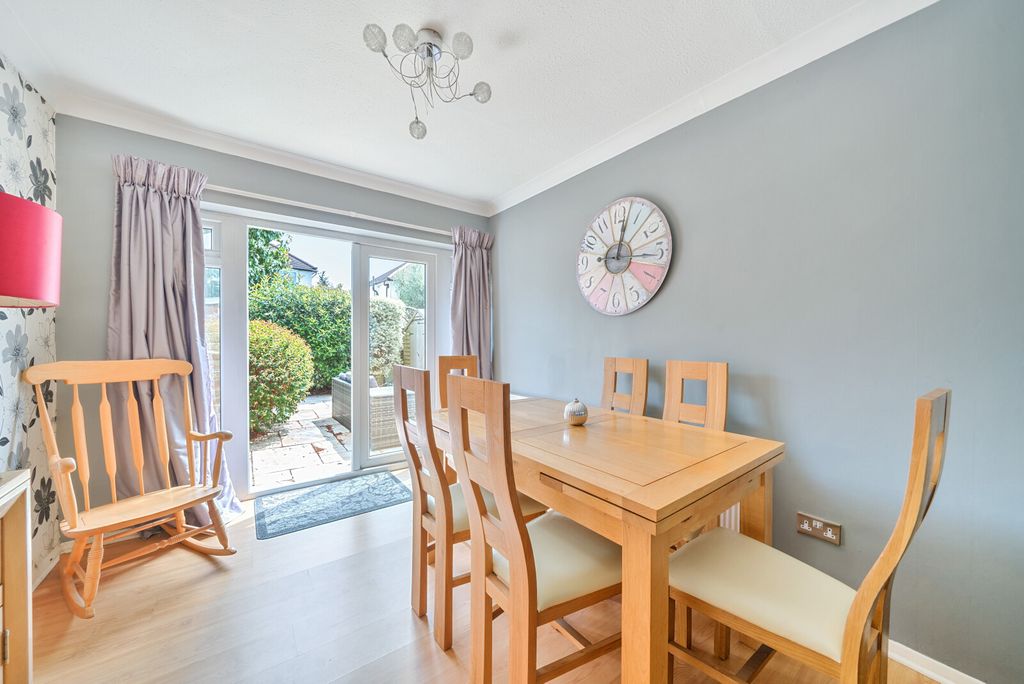 Property photo 3 of 11 1314983-8-6867Bba...