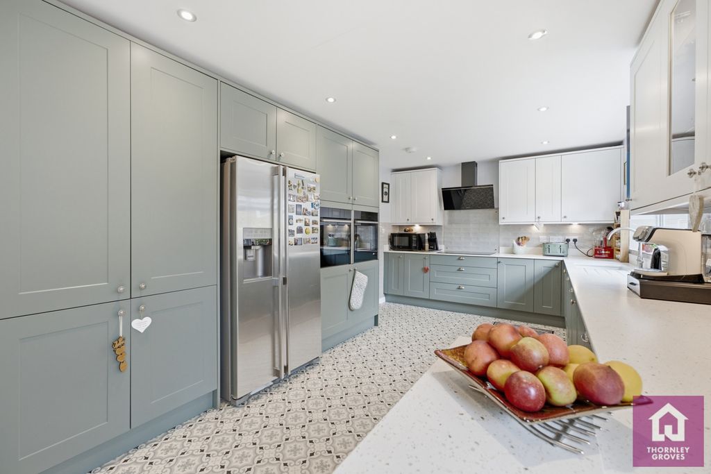 Property photo 3 of 28 Pbox-Img.Jpg