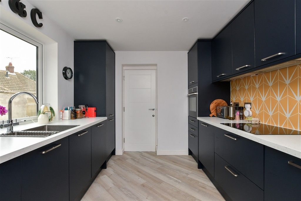 Property photo 3 of 16 Kitchen
