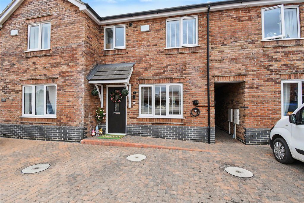 Property photo 2 of 22