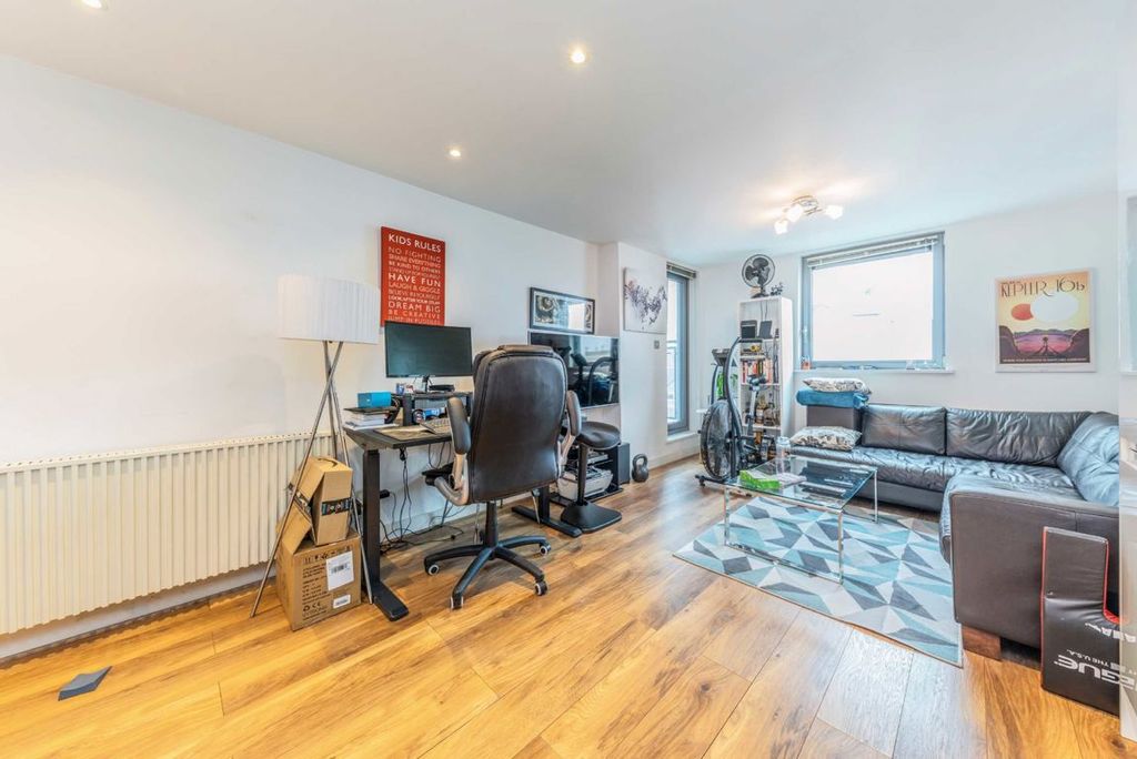 Property photo 2 of 5
