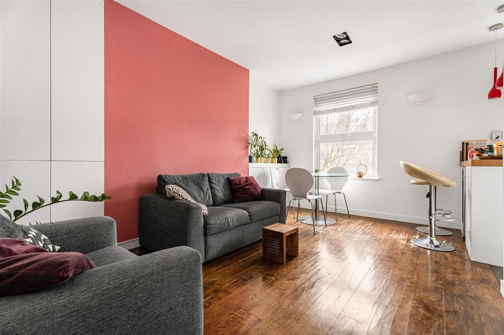 Property photo 2 of 10