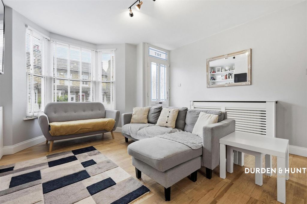 Property photo 3 of 21 Douglas Road