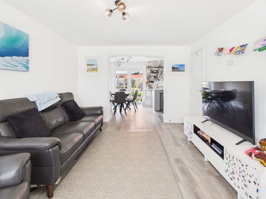 Property photo 3 of 17 Cam02519G0-Pr0284-Still009