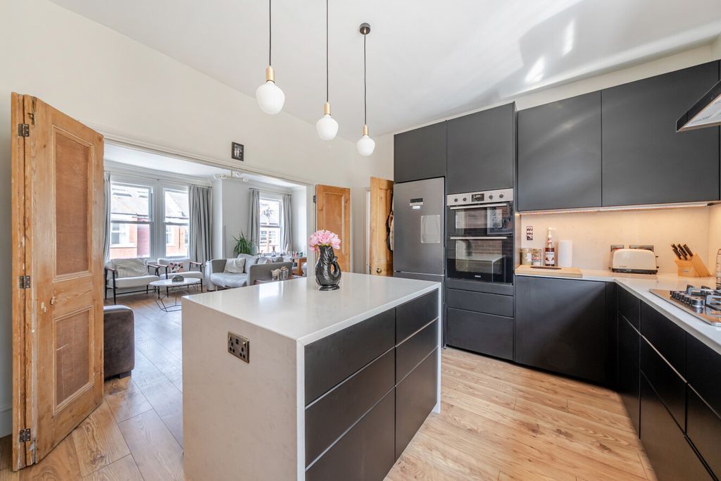 Property photo 2 of 12 1494554-10-6A58A7...