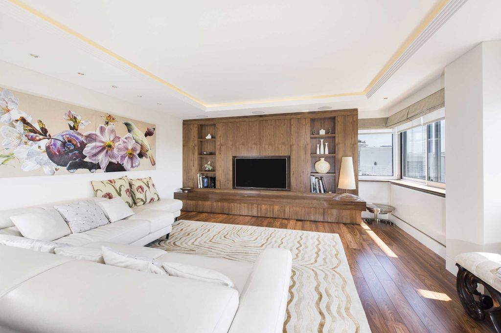 Property photo 2 of 21 Photo