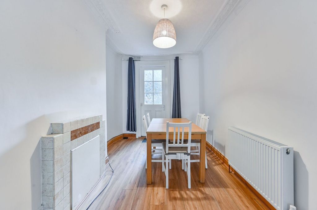 Property photo 1 of 29