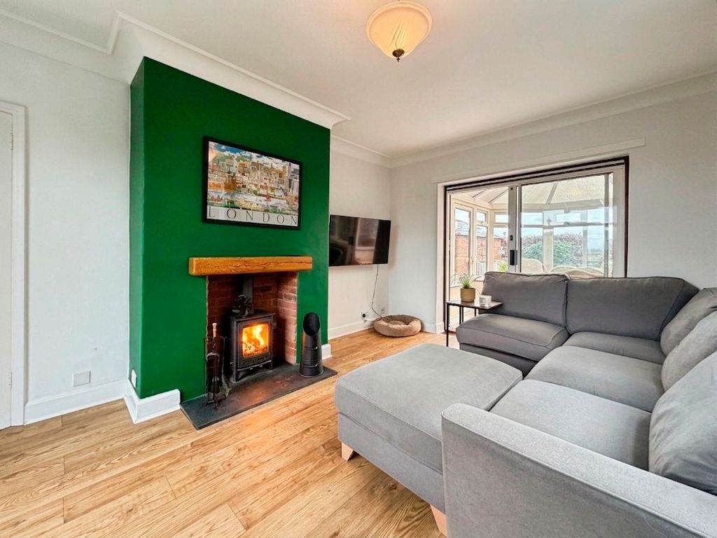 Property photo 3 of 47