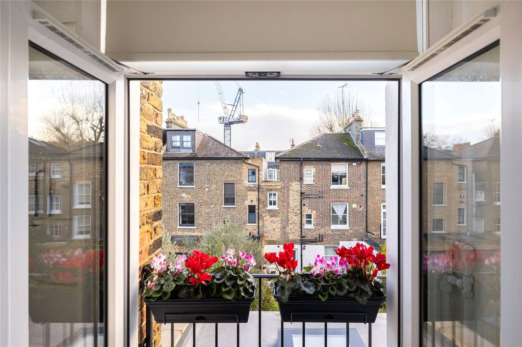 Property photo 3 of 9 Picture No. 24