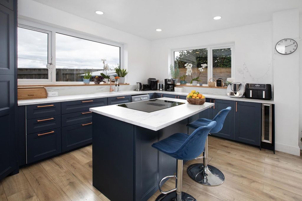 Property photo 2 of 17 Photo 16