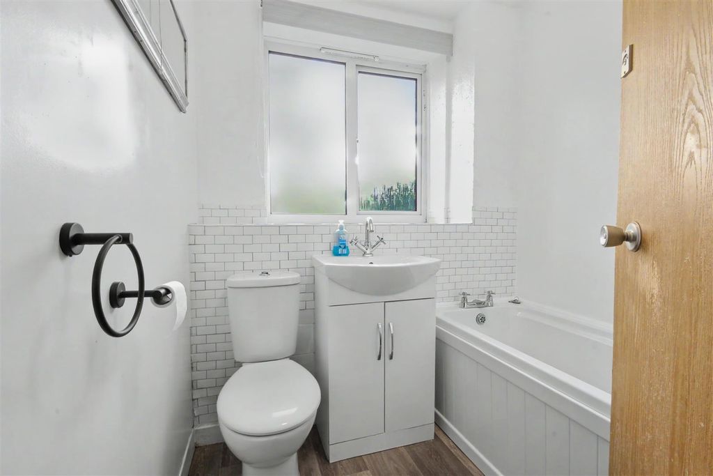 Property photo 3 of 13 Bathroom