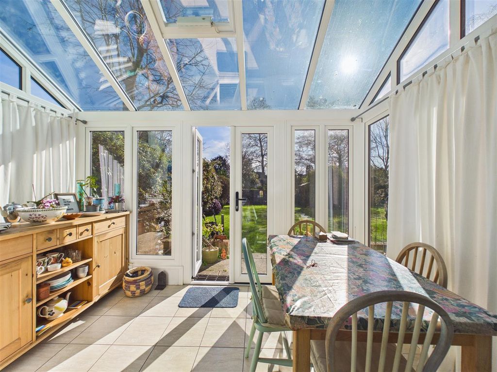 Additional image 7 of 2 bed flat for saleBeauchamp Road, East Molesey KT8