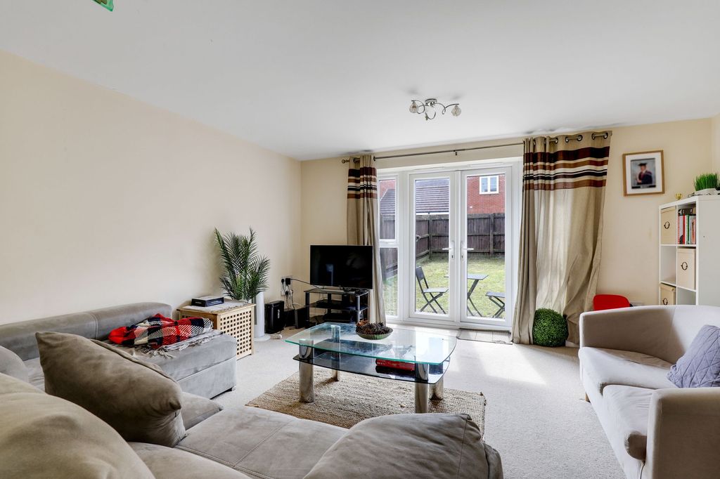 Property photo 2 of 18