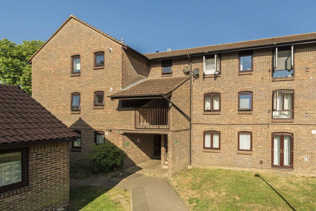 Property photo 1 of 4