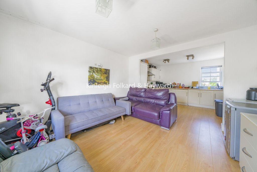 Property photo 1 of 6 0A905Ae0-d698-44c1-8