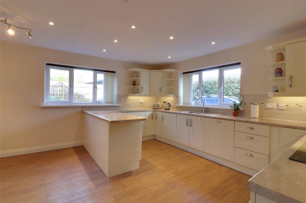 Property photo 2 of 17 2 - Picture No. 10