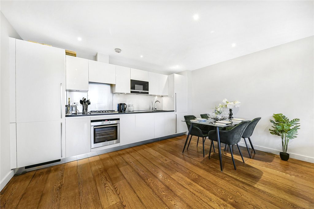 Property photo 2 of 14 Kitchen