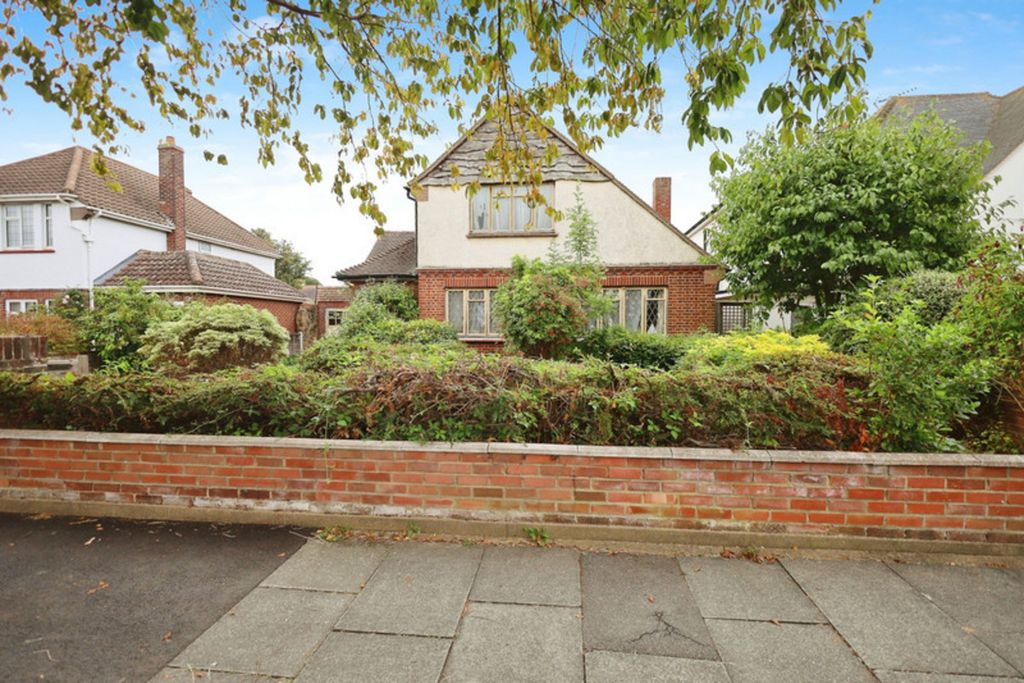 Property photo 1 of 9