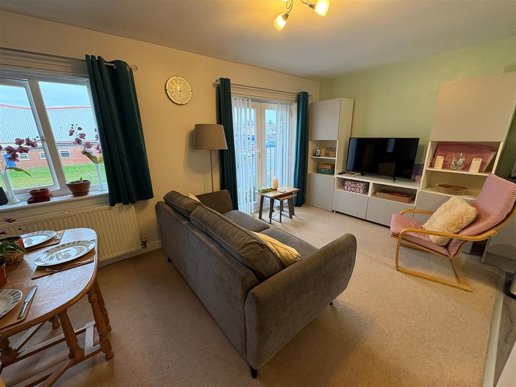 Property photo 2 of 13