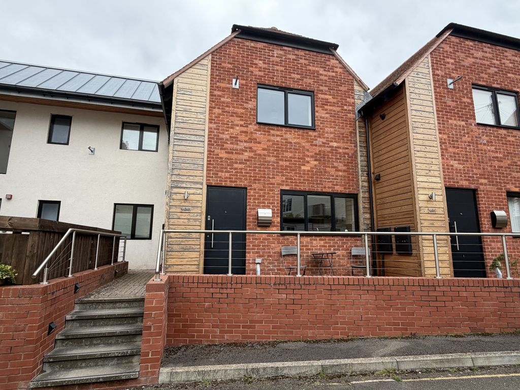 Property photo 1 of 9 2Â Bedroom Terraced For Sale