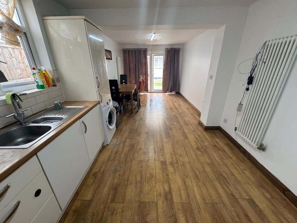 Property photo 2 of 22