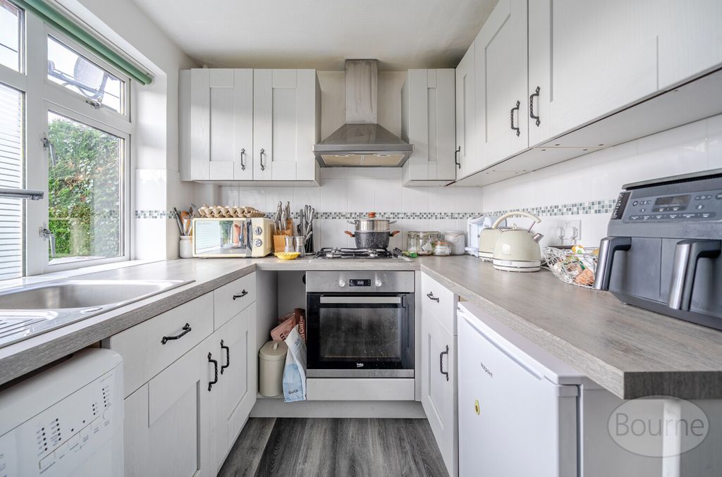 Property photo 3 of 18 9759579E-595c-462...