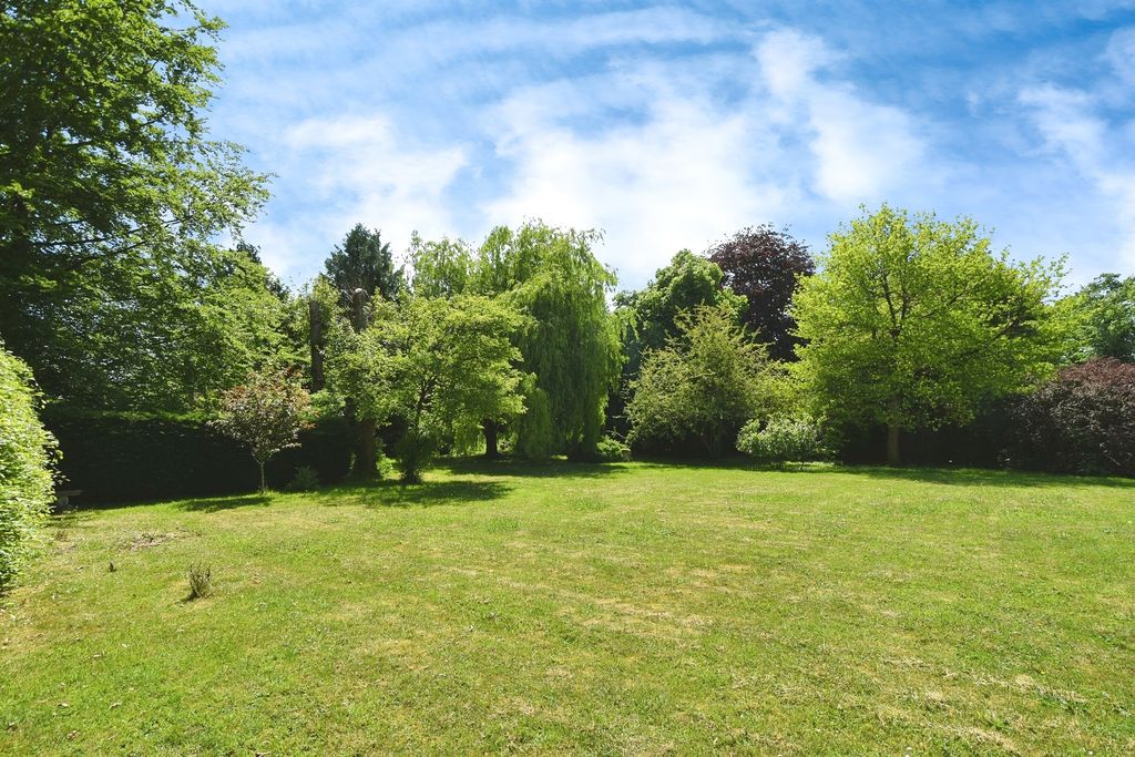 Property photo 2 of 16