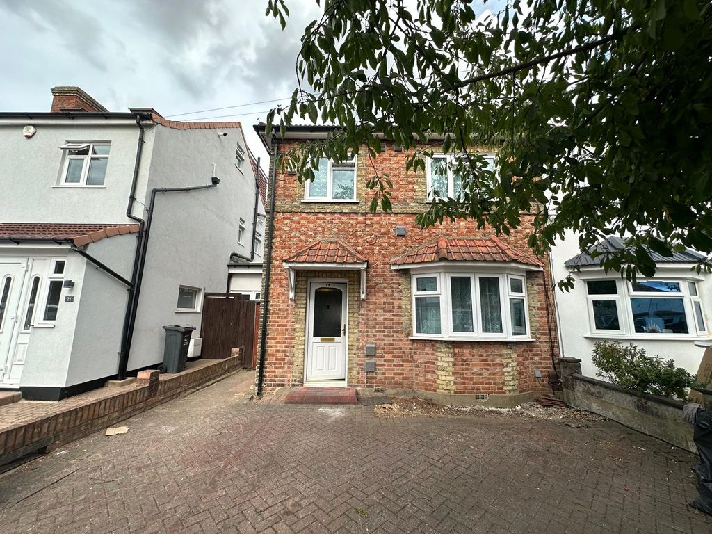 Property photo 1 of 11 Exterior
