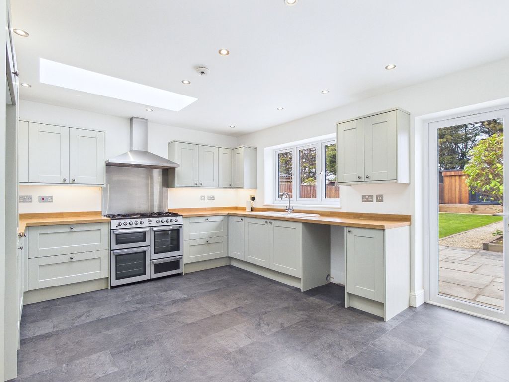 Property photo 3 of 21 4888055