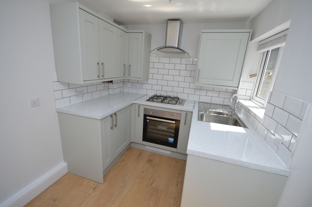 Property photo 2 of 7 Kitchen