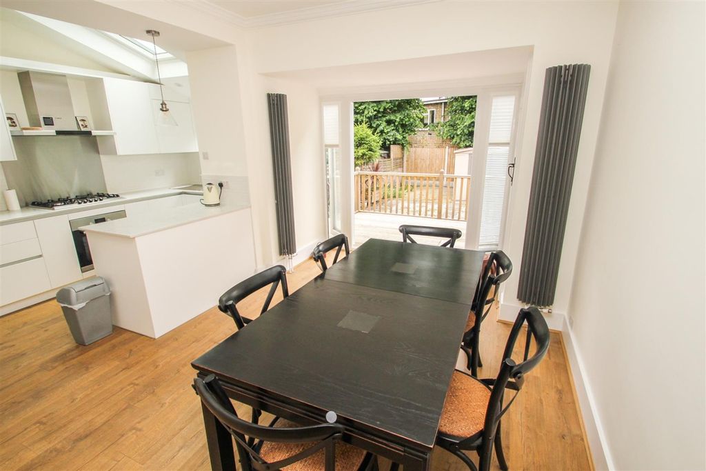 Property photo 3 of 14 4503352