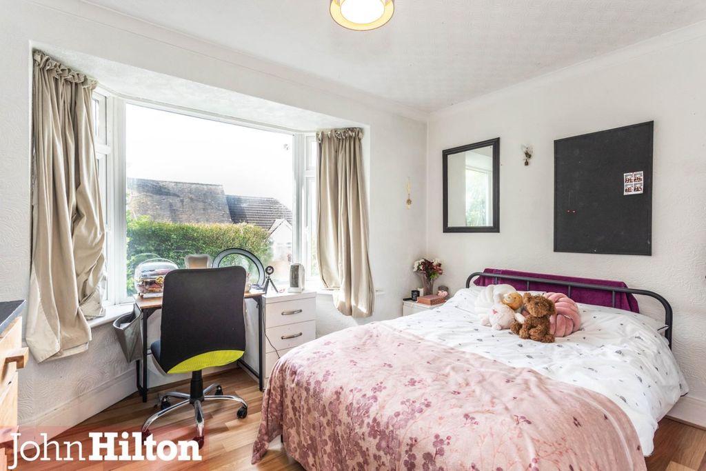 Property photo 2 of 13 Widdicombe Way10.Jpg