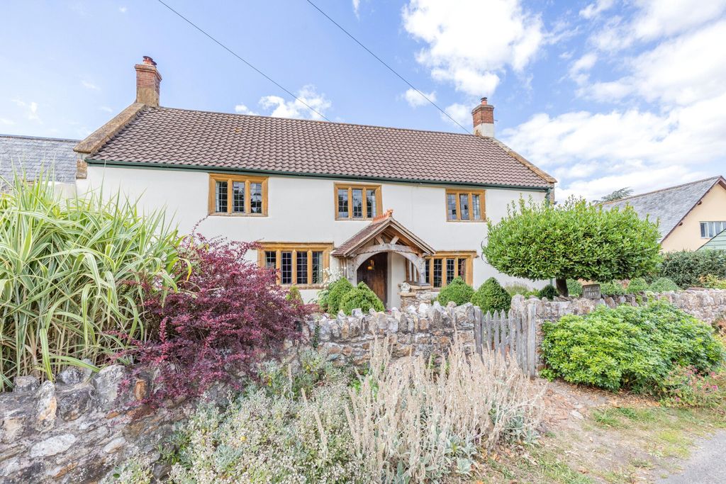 Property photo 3 of 40 Picture No. 05