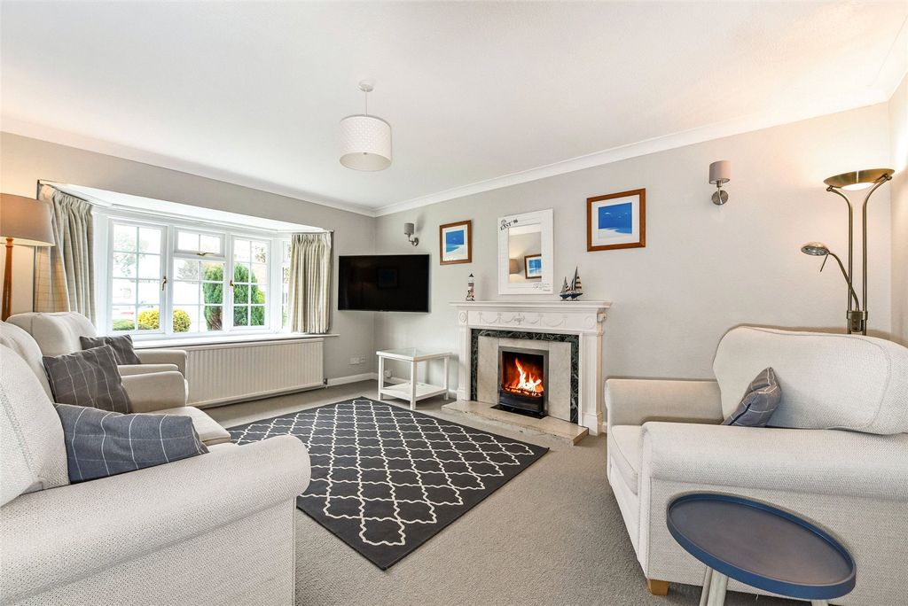 Property photo 2 of 14 Sitting Room