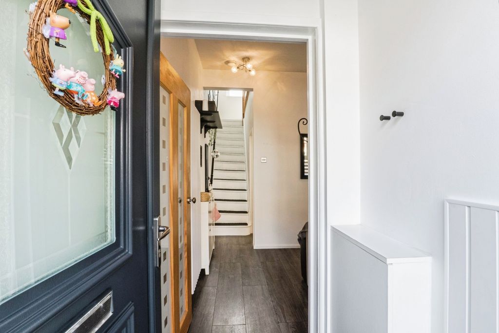 Property photo 2 of 17 Pbox-Img.Jpg