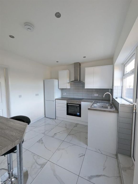 Property photo 2 of 16 Kitchen.Jpg