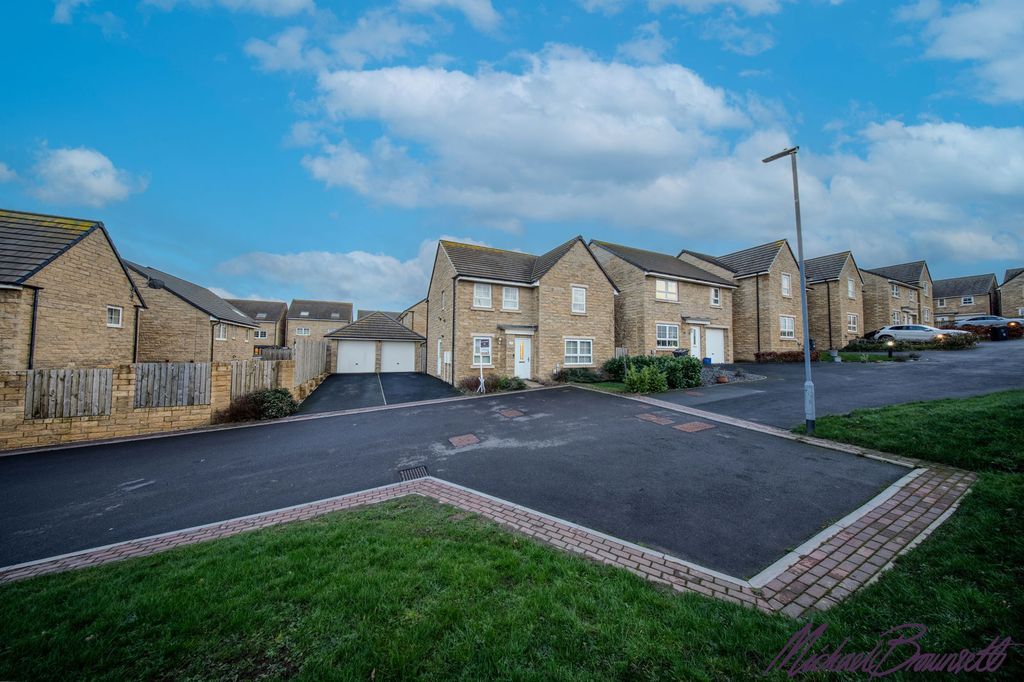 Property photo 1 of 31