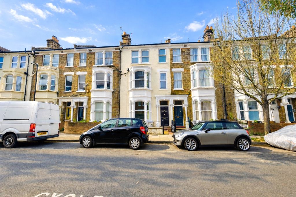 Property photo 2 of 8 Picture No. 16