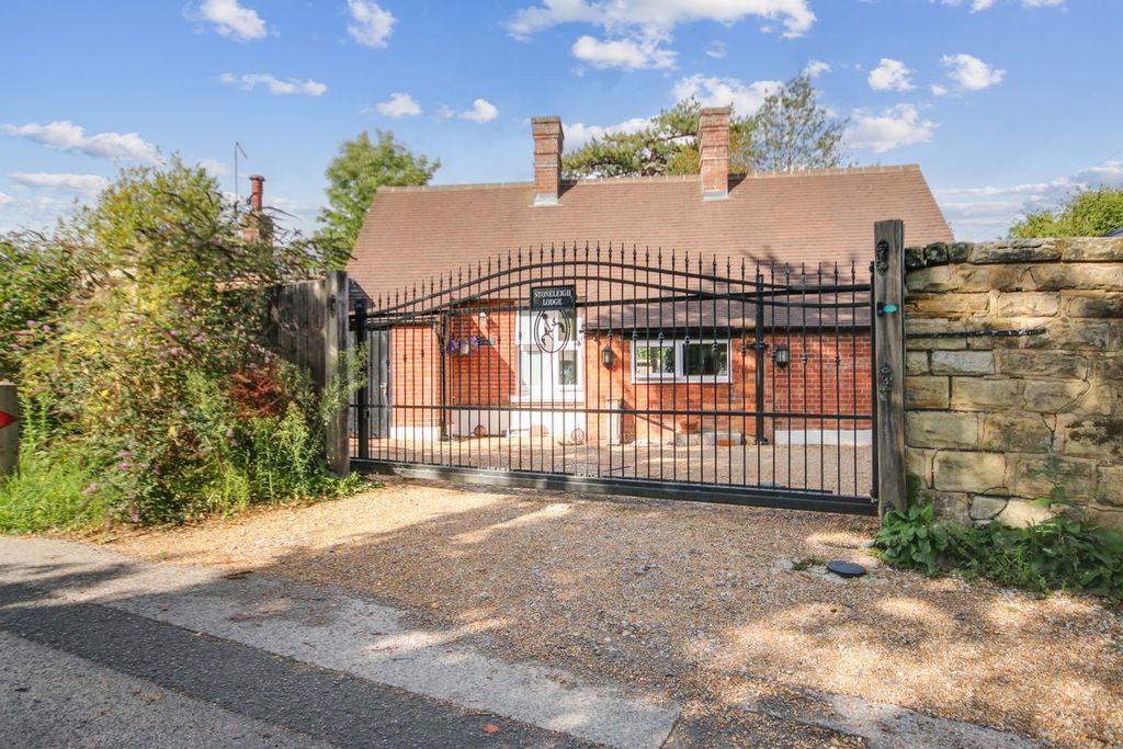Property photo 1 of 26