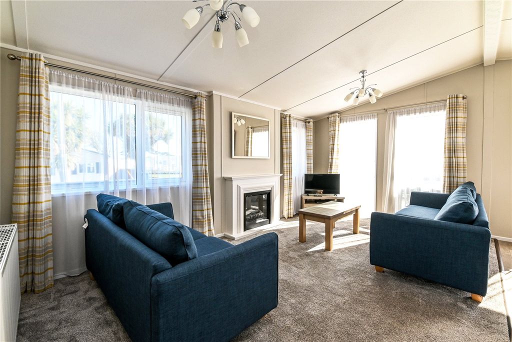 Property photo 2 of 15 Picture No. 04