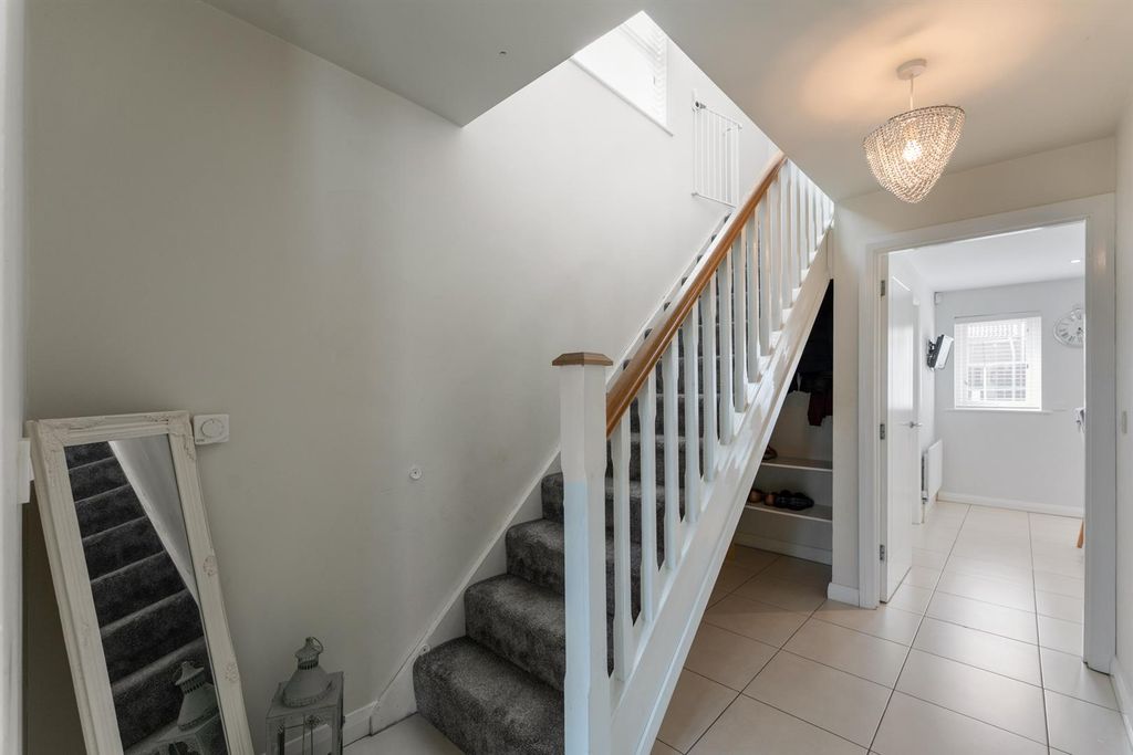 Property photo 3 of 29 12 Millbank Grove 11.Jpg