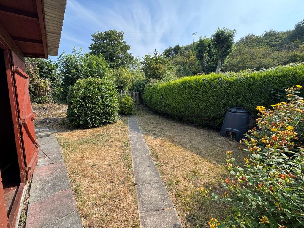 Property photo 2 of 31