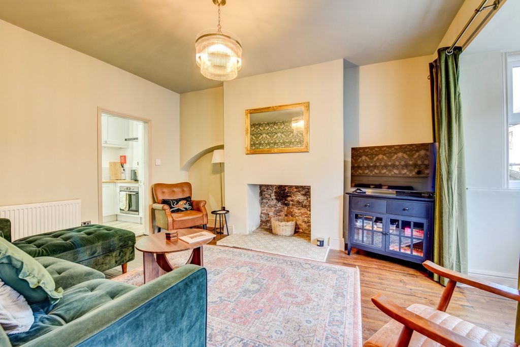 Property photo 3 of 19