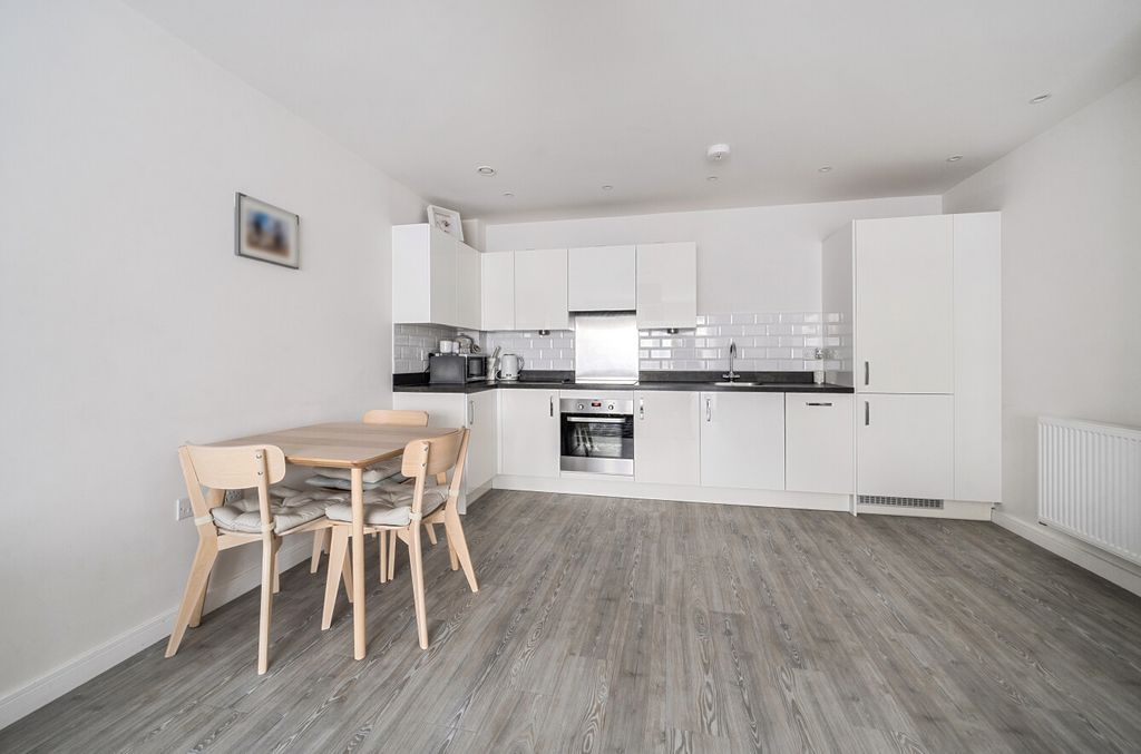 Property photo 3 of 13 1414906-8-698F3A0...