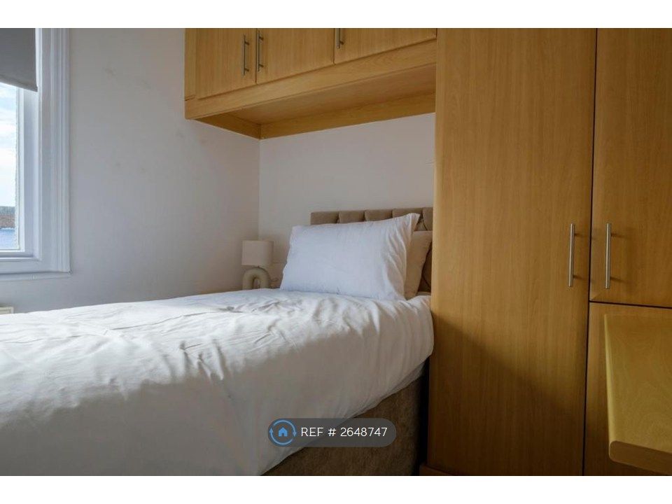 Property photo 3 of 33