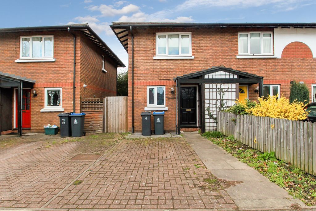 Property photo 1 of 8