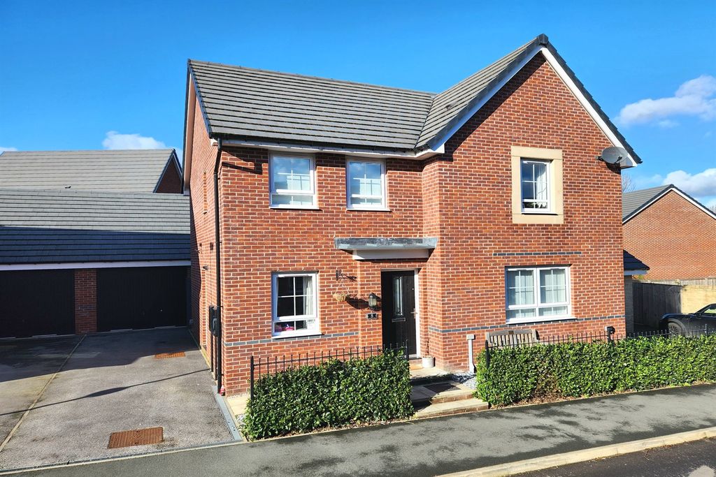 Property photo 1 of 17 (Main)